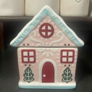 Pinkmas Gingerbread House Candle